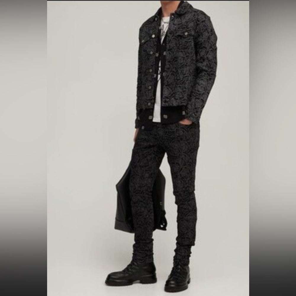 Lifted anchors engraved rose jeans